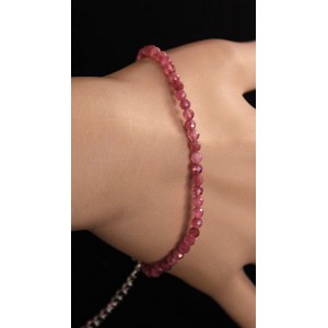 Браслет из турмалина, розовый, шарик 3мм, огранка, на застежке