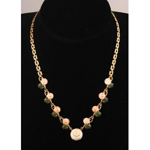 Колье из коралла и нефрита (иск.) "1 резная роза, 1 лист"