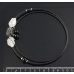 Колье из кварца-волосатика на струнке, крупная огранка 20х15мм, 3 камня