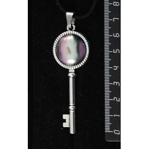 Кулон из гелиотиса (иск.), "ключик", круг 20мм