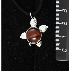 Кулон из бычьего глаза, круг 12мм, "ягодка"