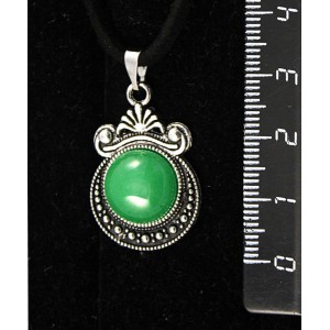 Кулон из кварца тонированного, цвет хризопраз, круг 12мм, "корона"