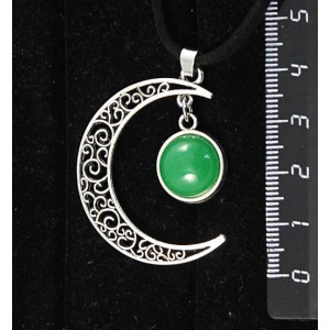 Кулон из кварца тонированного, цвет хризопраз, "луна", круг 12мм