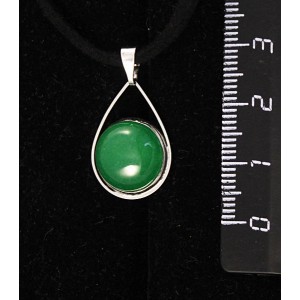 Кулон из кварца тонированного, цвет хризопраз, круг 12мм, "капелька"