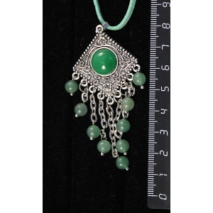 Кулон из кварца тонированного, цвет хризопраз,"роза", шарик авантюрин зелёный 6мм, круг 12 мм