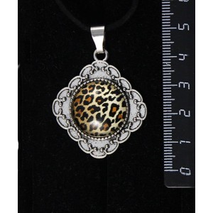 Кулон с кабошоном из пластика, рисунок "леопард", основа квадрат 30мм, сеттинг круг 20мм