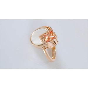 Кольцо с перламутром белым и фианитом шампань "меркурий" Кольцо с перламутром белым и фианитом шампань "меркурий"