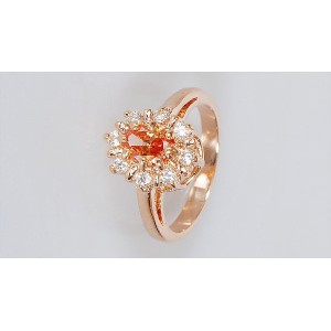 Кольцо с фианитом шампань "с лучами"