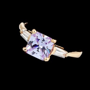 Кольцо с цирконом сиреневым "квадрат"