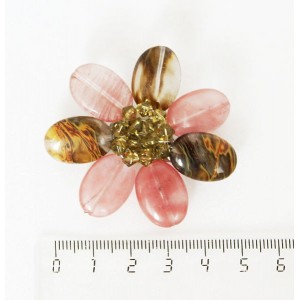 Брошь из халцедона "цветок"