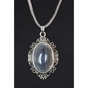 Кулон из флюорита, овал 30х20мм, ажурная оправа