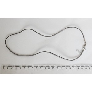 Шнур плоский серый, замша иск., с замком