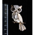 Брошь из кошачьего глаза (синт.) "сова"