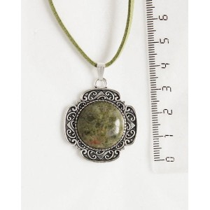 Кулон из унакита, круг 20мм, оправа "4 лепестка"