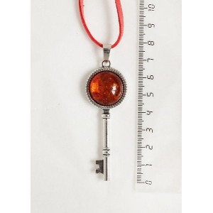Кулон из янтаря (переплавленый) "ключик", цвет коньячный, круг 20мм