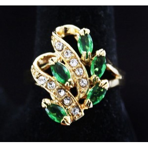 Кольцо с цирконом зеленым "5 рис волна"