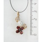 Кулон из граната "Жемчужный цветок"