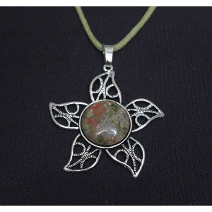 Кулон из унакита, круг 20мм, оправа "цветок 5 лепестков"