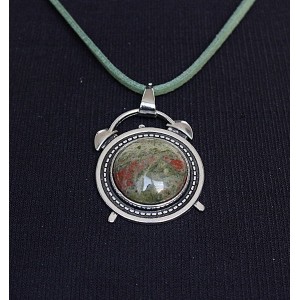 Кулон из унакита,  круг 20мм, оправа "будильник"