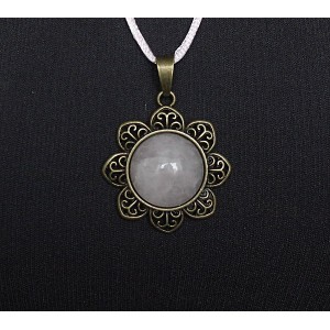 Кулон из кварца розового, круг 20мм, оправа цвет бронза "цветок 8 лепестков"