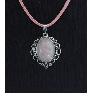 Кулон из кварца розового, овал 18х13мм, оправа "трилистник"