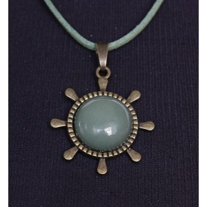 Кулон из кварца зеленого, круг 20мм, оправа "штурвал" цвет бронза