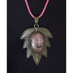 Кулон из родонита "лист", овал 25х18мм