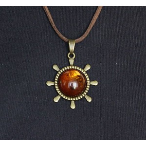 Кулон из янтаря(переплавленый), цвет коньячный, круг 20мм, оправа "штурвал" цвет бронза