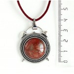 Кулон из яшмы красной, круг 20мм, оправа "будильник"