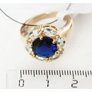 Кольцо со шпинелью "с лепестками"