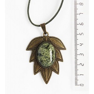 Кулон из змеевика "лист", овал 25х18мм