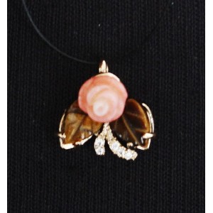 Кулон из коралла (розовый) и тигрового глаза "1 резная роза 2 листа"
