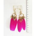 Серьги с перьями "3 перышка + капелька + розочки", цвет малиновый