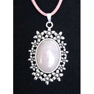 Кулон из кварца розового, овал 25х18мм, оправа "клумба"