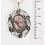 Кулон из родонита, овал 25х18мм, оправа "торжество"