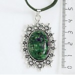 Кулон из цоизита, овал 25х18мм, оправа "клумба"