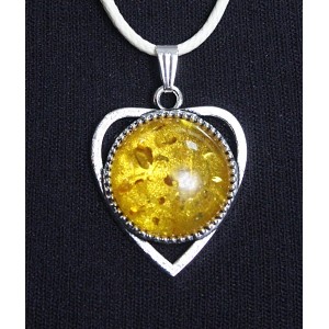 Кулон из янтаря (переплавленный), цвет желтый, круг 18мм, оправа "сердечко"