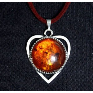 Кулон из янтаря (переплавленный), цвет коньячный, круг 18мм, оправа "сердечко"