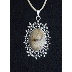 Кулон из яшмы песочной, овал 25х18мм, оправа "клумба"