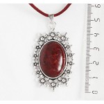 Кулон из яшмы красно-коричневой, овал 25х18мм, оправа "клумба"