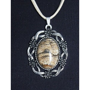 Кулон из яшмы песочной, овал 25х18мм, оправа "торжество"