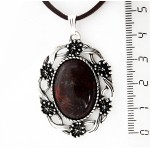 Кулон из яшмы красно-коричневой, овал 25х18мм, оправа "торжество"