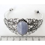 Браслет из агата голубого (сапфирин), овал 25х18мм, жесткая основа цвет ант.серебро