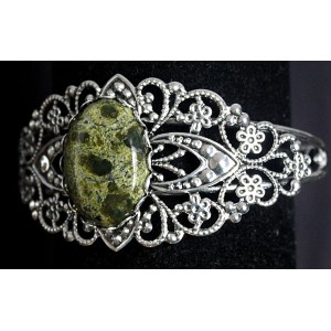 Браслет из змеевика, овал 25х18мм, жесткая основа цвет ант.серебро