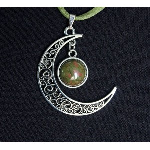 Кулон из унакита "луна", круг 12мм