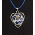 Кулон из лазурита и пирита, мозаика, оправа "сердечко", круг 18мм