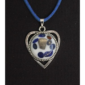 Кулон из лазурита и пирита, мозаика, оправа "сердечко", круг 18мм