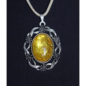 Кулон из янтаря (переплавленый), цвет желтый, овал 25х18мм, оправа "торжество"