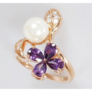 Кольцо с аметистом (синт.) "жемчужный цветок"