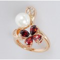 Кольцо с гранатом "жемчужный цветок"